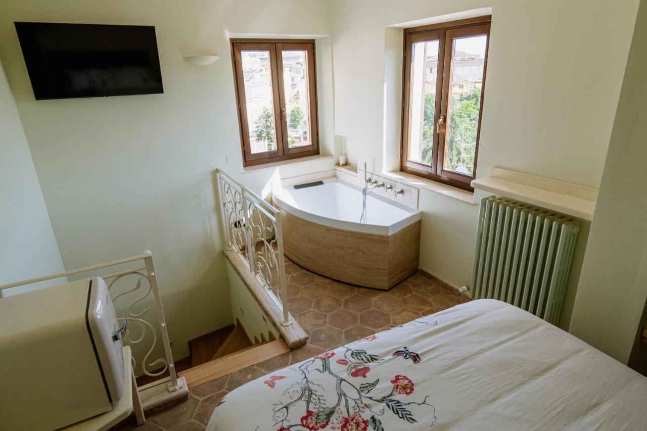 La Casa Delle Api Bed and Breakfast Offida Eksteriør billede